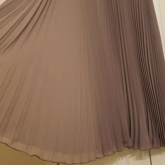 Vera Wang long pleated dress - Picture 3 of 5